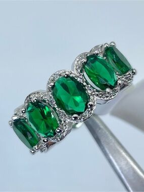 Swarovski Crystal Elements Emerald Green Crystals Eternity Band Ring Size 8